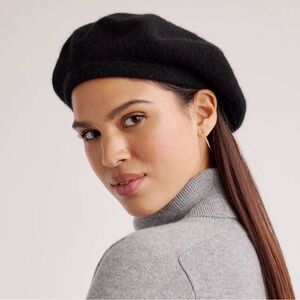 Classic Black Wool Beret - Unbranded